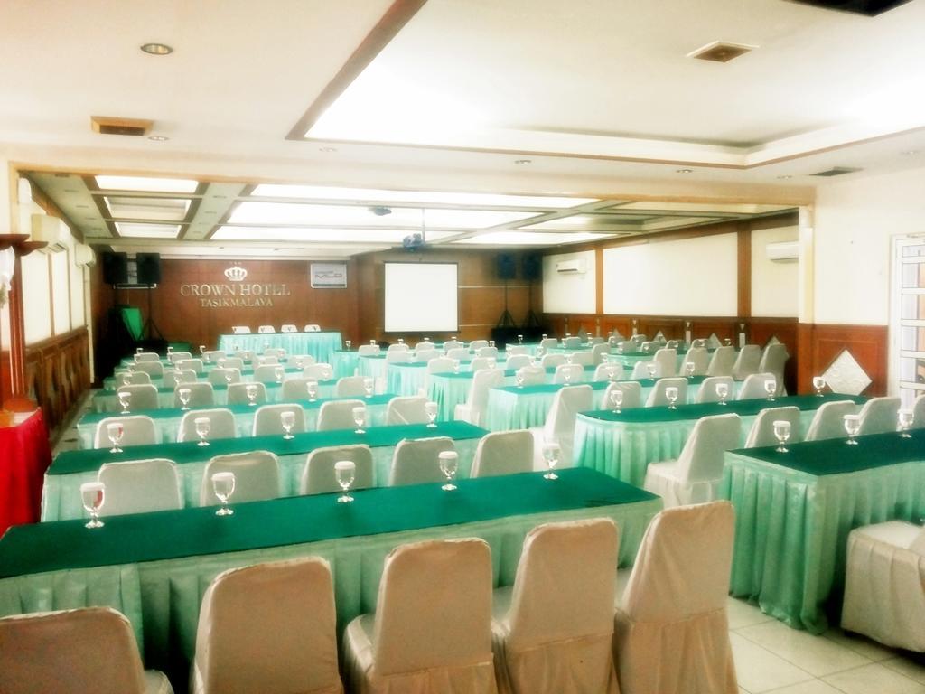 Urbanview Hotel Crown Tasikmalaya By Reddoorz Экстерьер фото