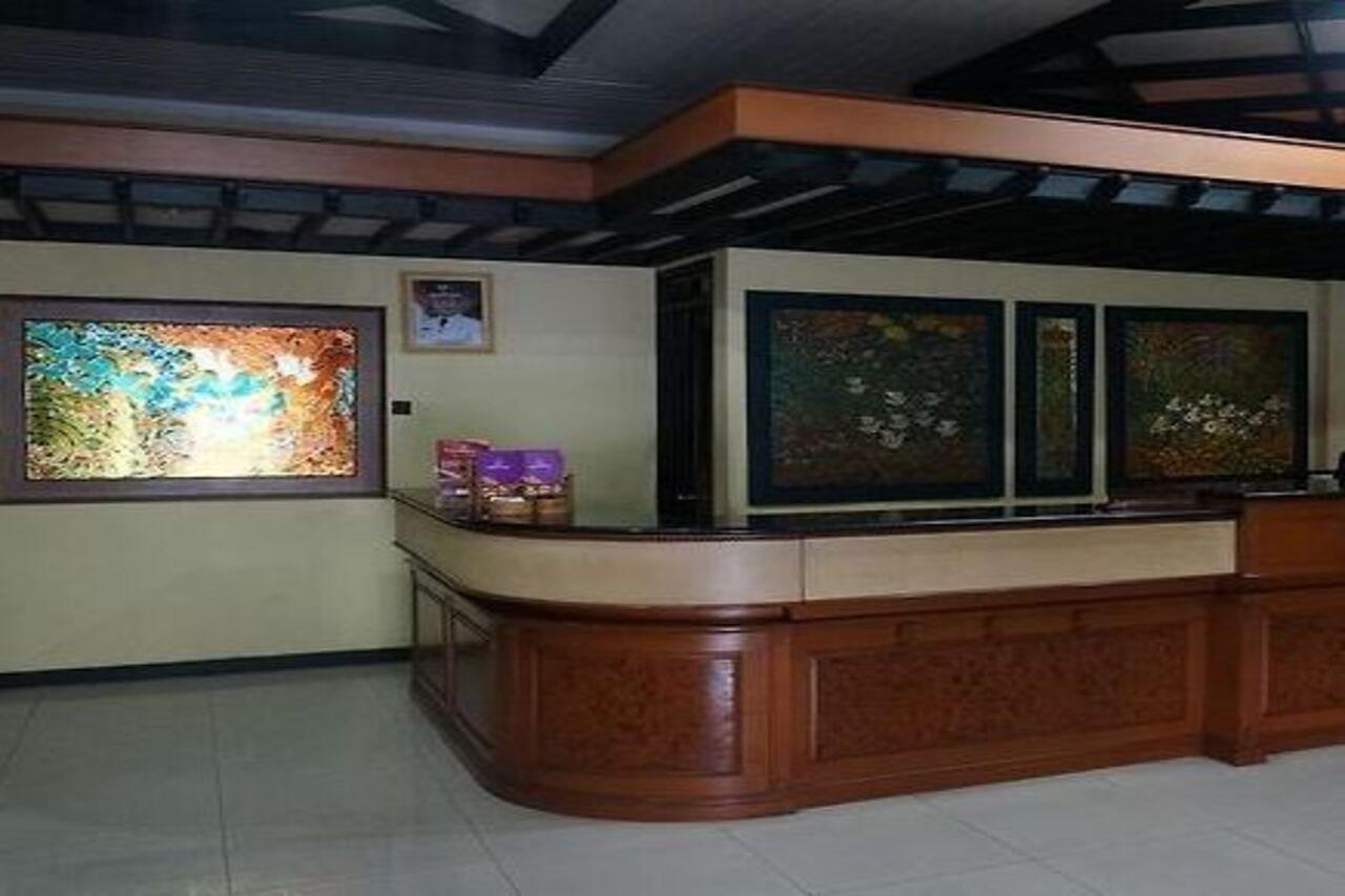 Urbanview Hotel Crown Tasikmalaya By Reddoorz Экстерьер фото