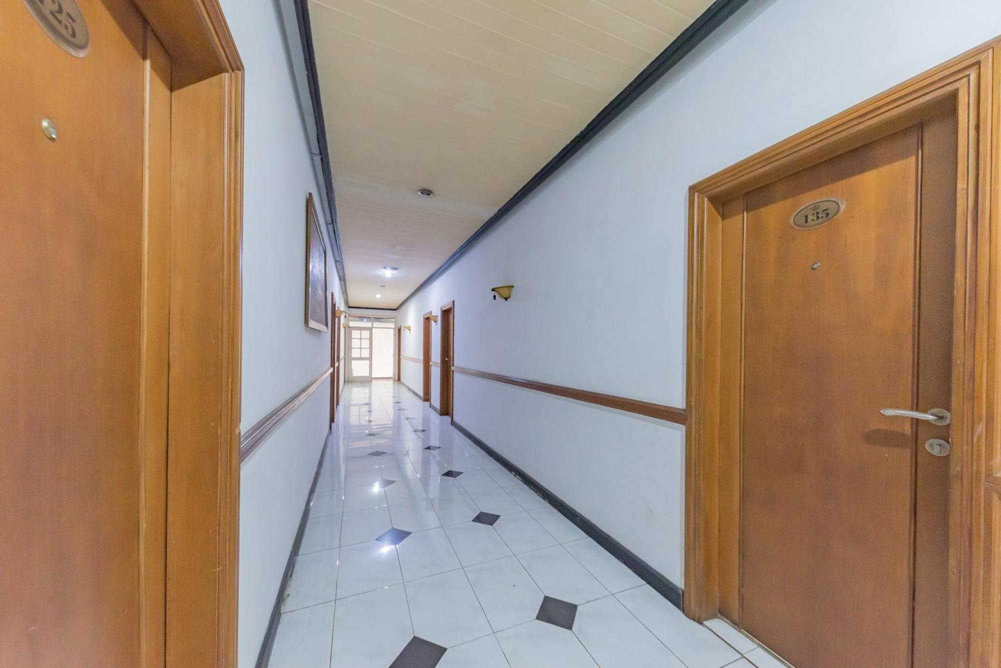 Urbanview Hotel Crown Tasikmalaya By Reddoorz Экстерьер фото
