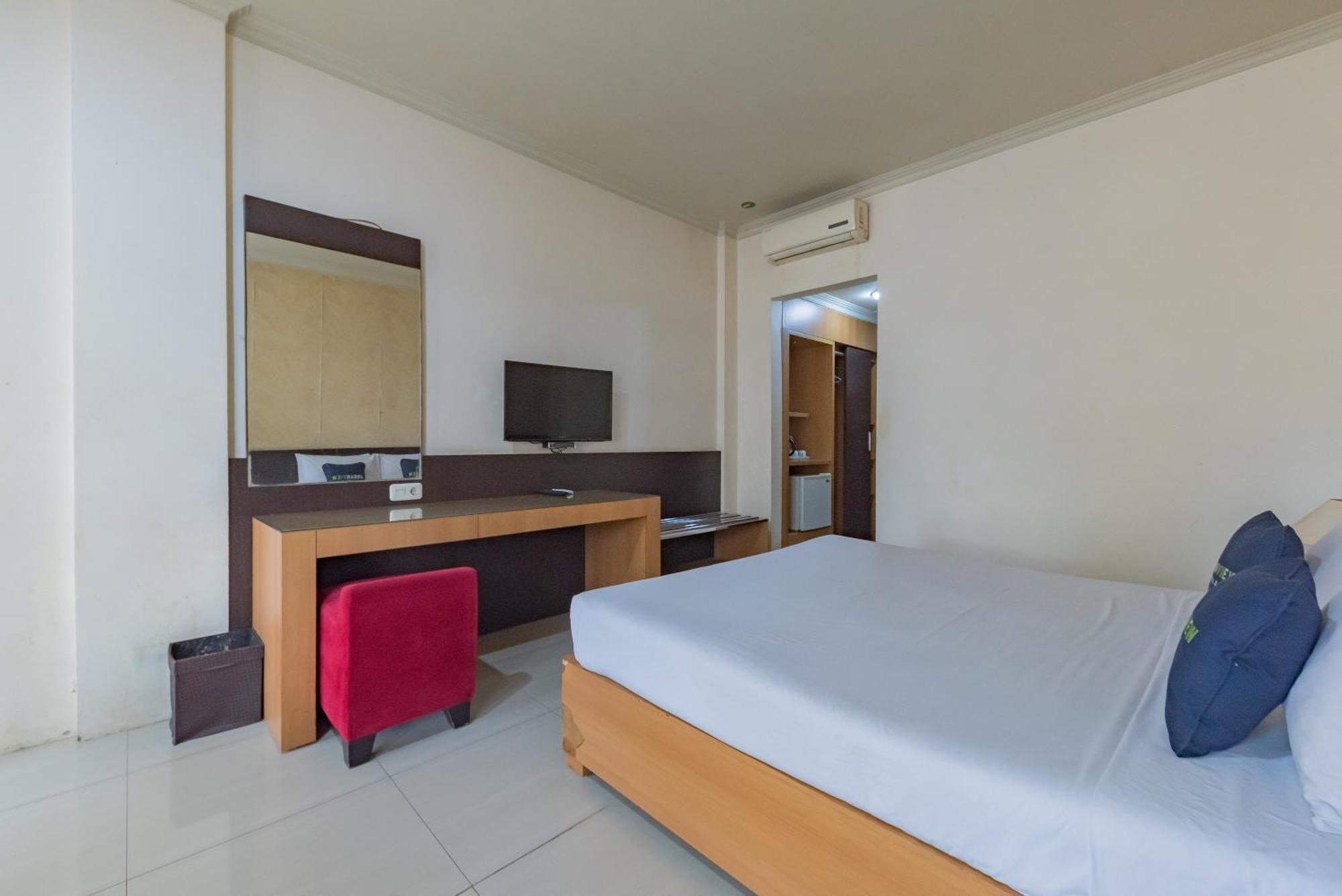 Urbanview Hotel Crown Tasikmalaya By Reddoorz Экстерьер фото