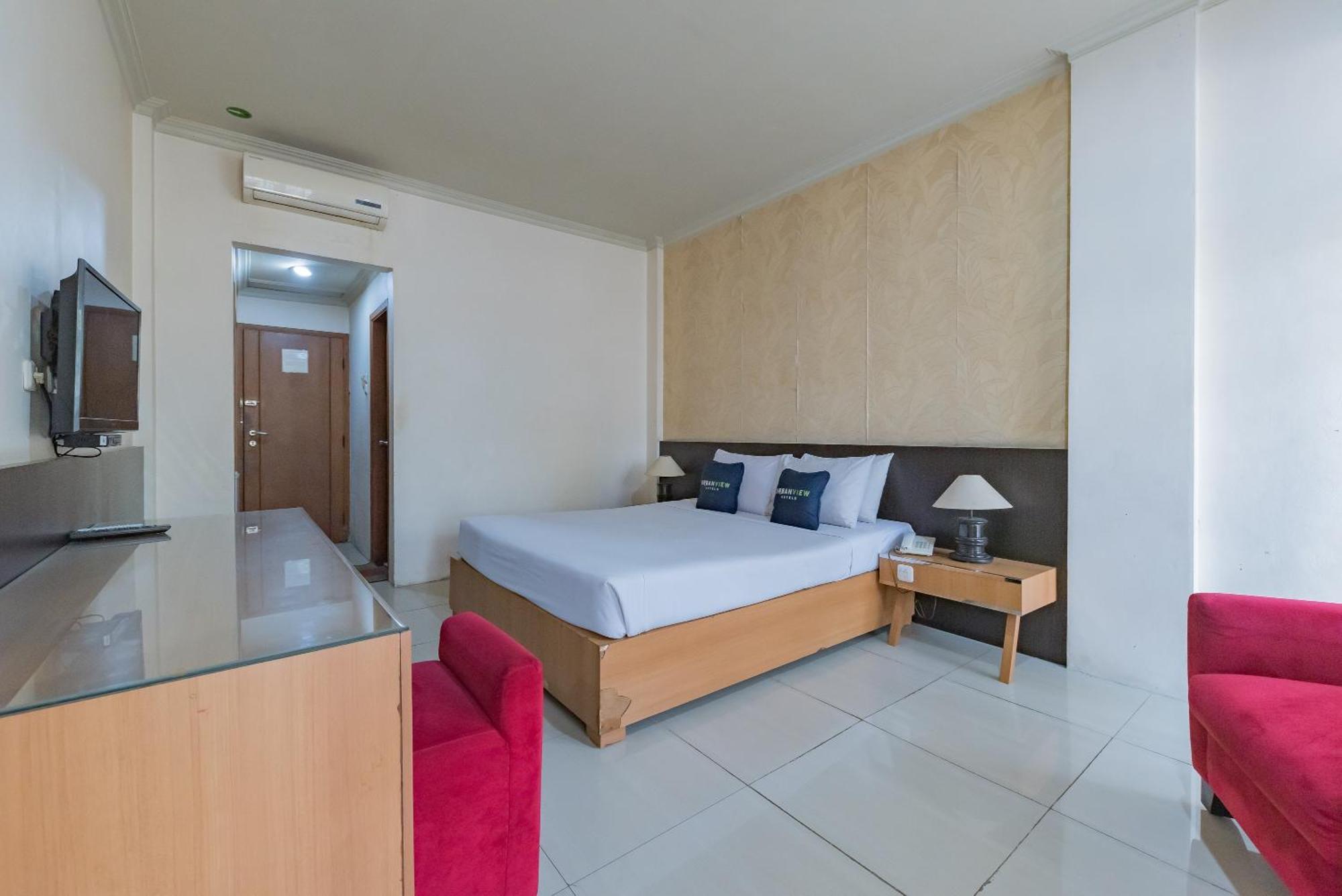 Urbanview Hotel Crown Tasikmalaya By Reddoorz Экстерьер фото