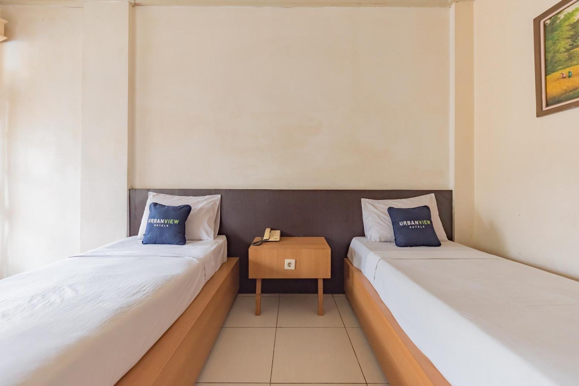 Urbanview Hotel Crown Tasikmalaya By Reddoorz Экстерьер фото