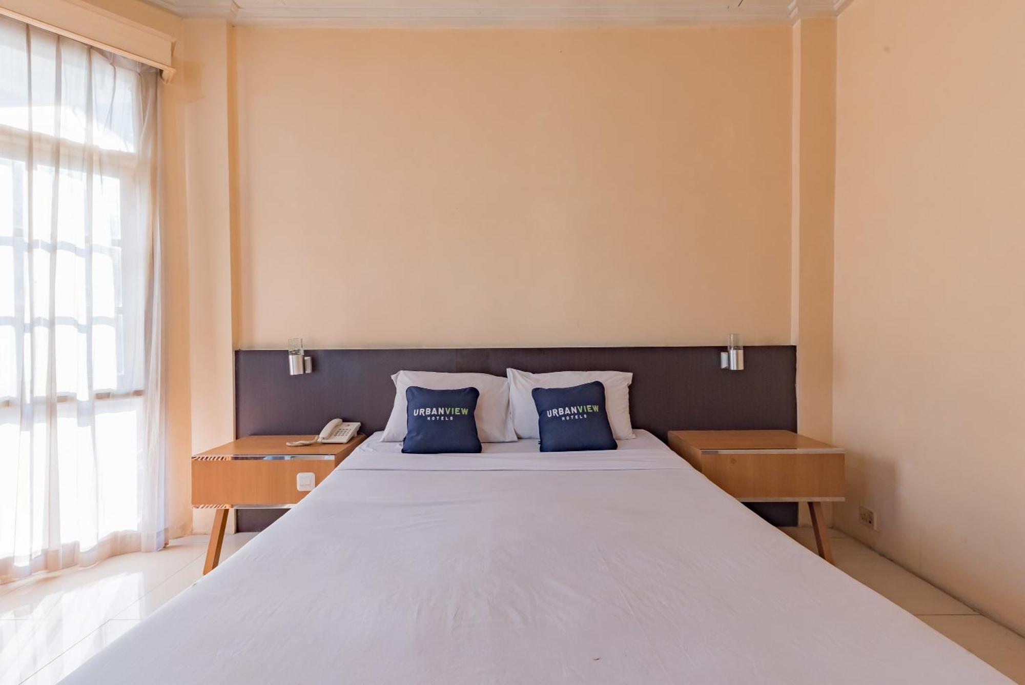 Urbanview Hotel Crown Tasikmalaya By Reddoorz Экстерьер фото