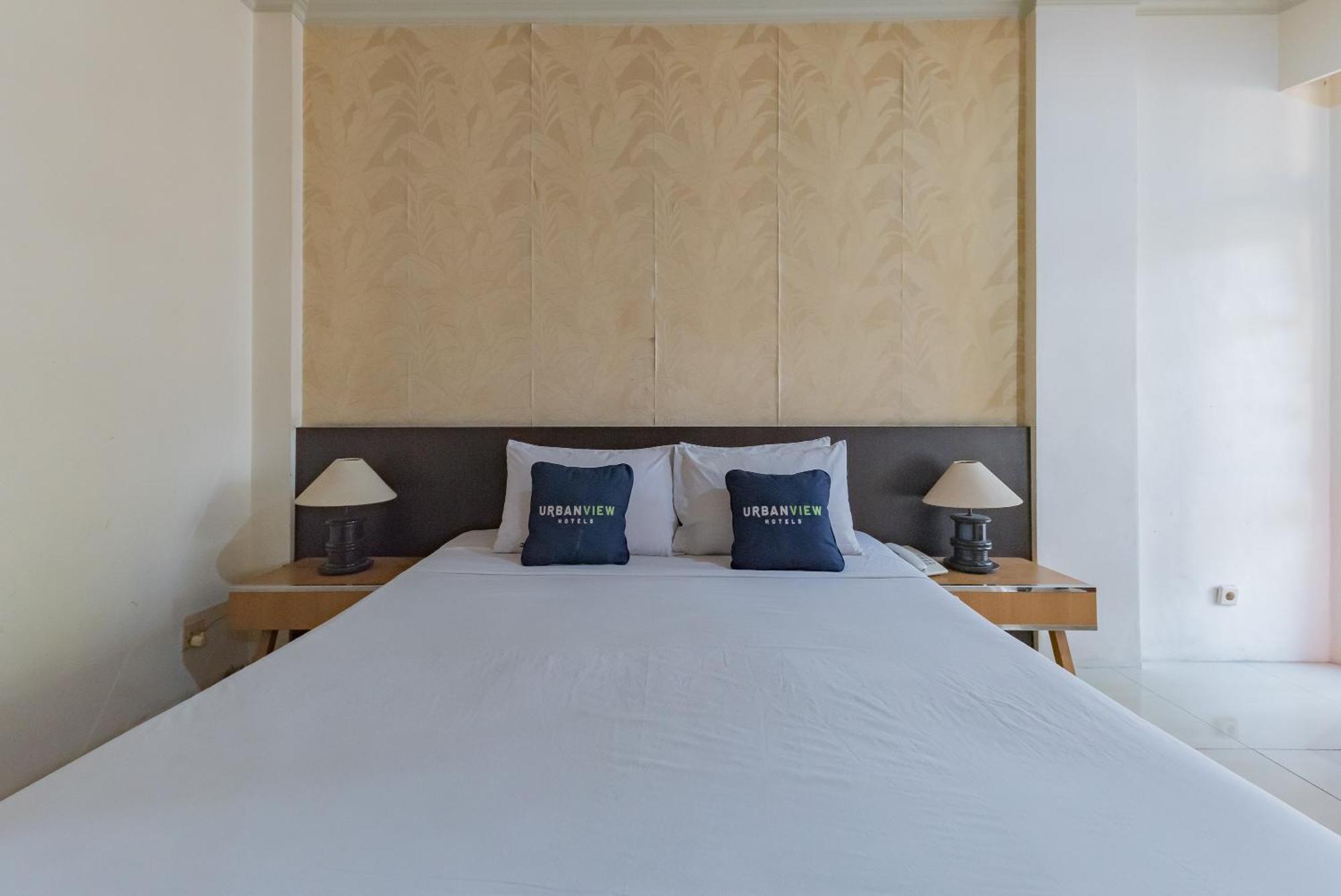 Urbanview Hotel Crown Tasikmalaya By Reddoorz Экстерьер фото