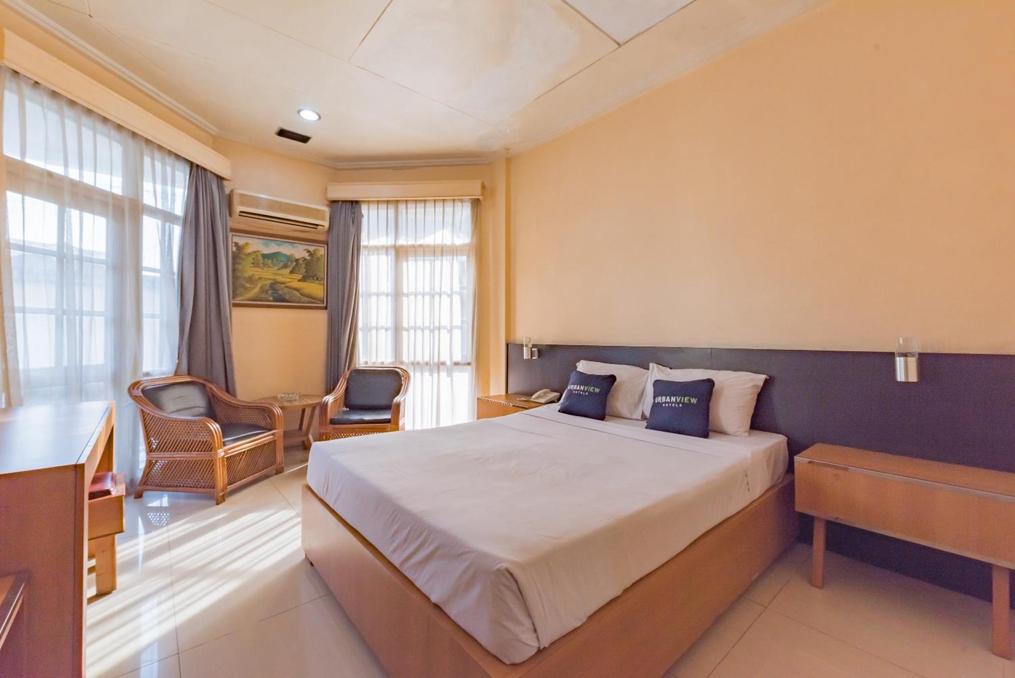 Urbanview Hotel Crown Tasikmalaya By Reddoorz Экстерьер фото