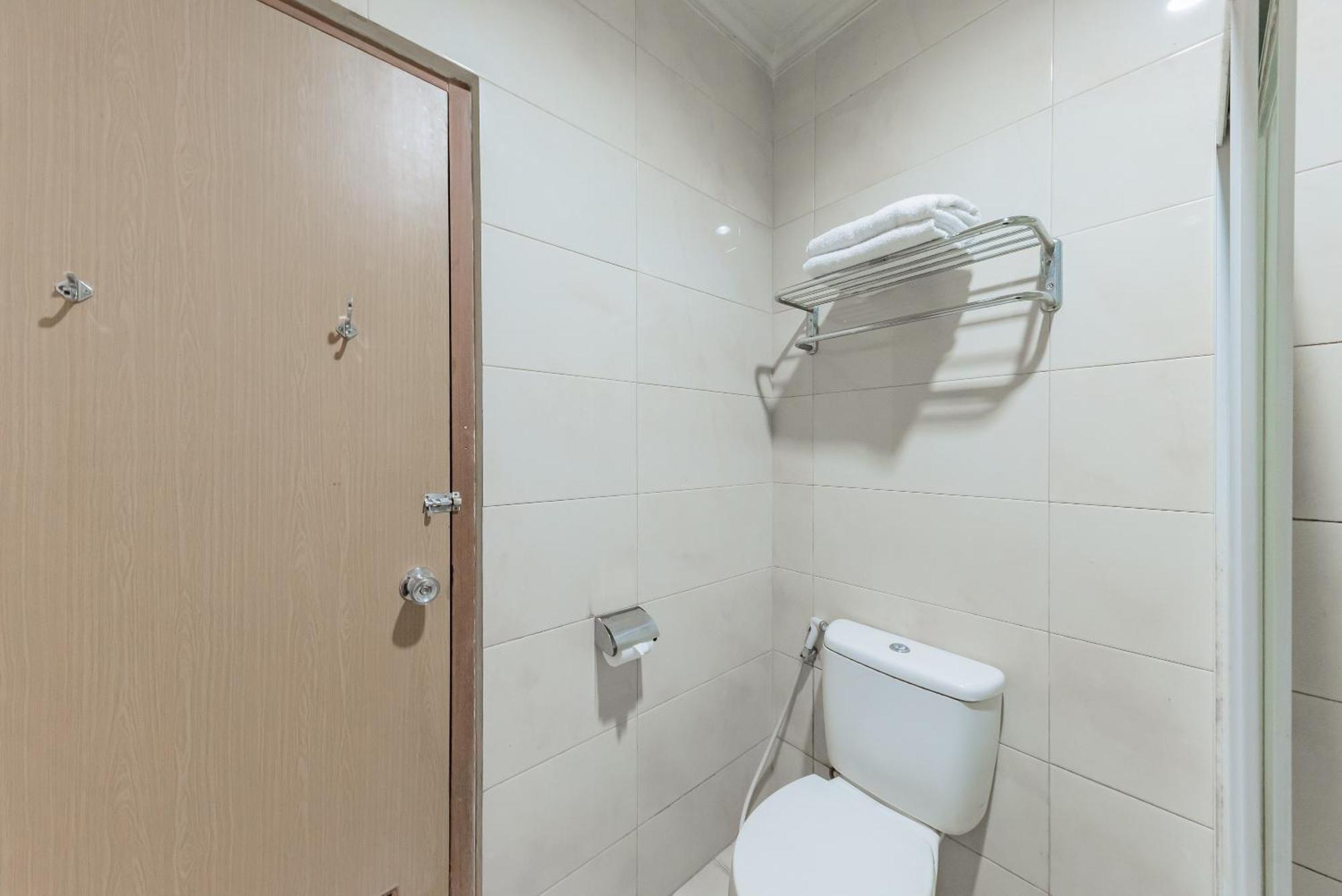 Urbanview Hotel Crown Tasikmalaya By Reddoorz Экстерьер фото